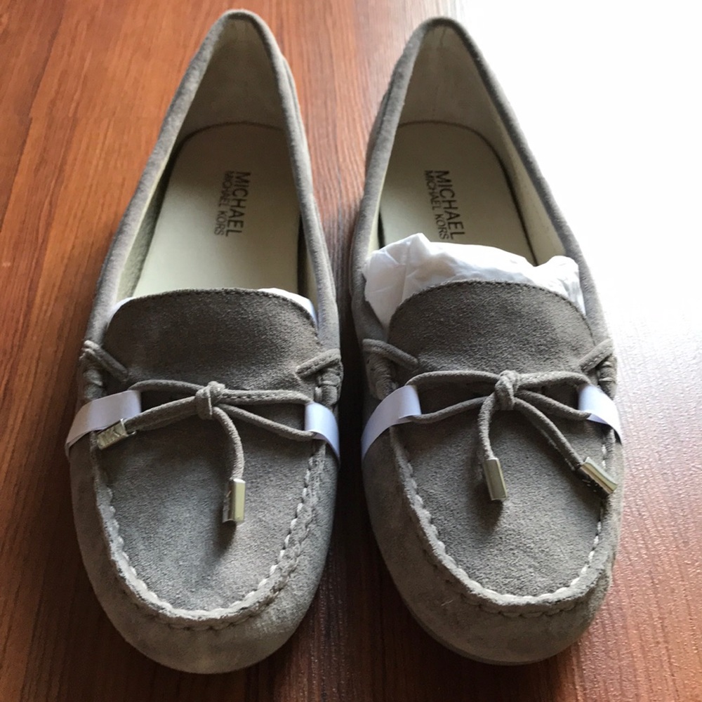 MICHAEL KORS SUEDE DAISY MOCCASINS 8 1/2